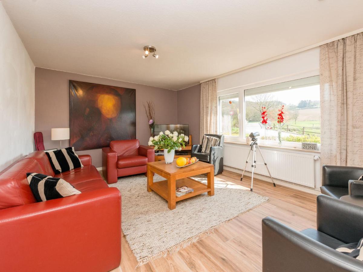 Modern Holiday Home Near River In Amelgatzen Emmerthal Cameră foto