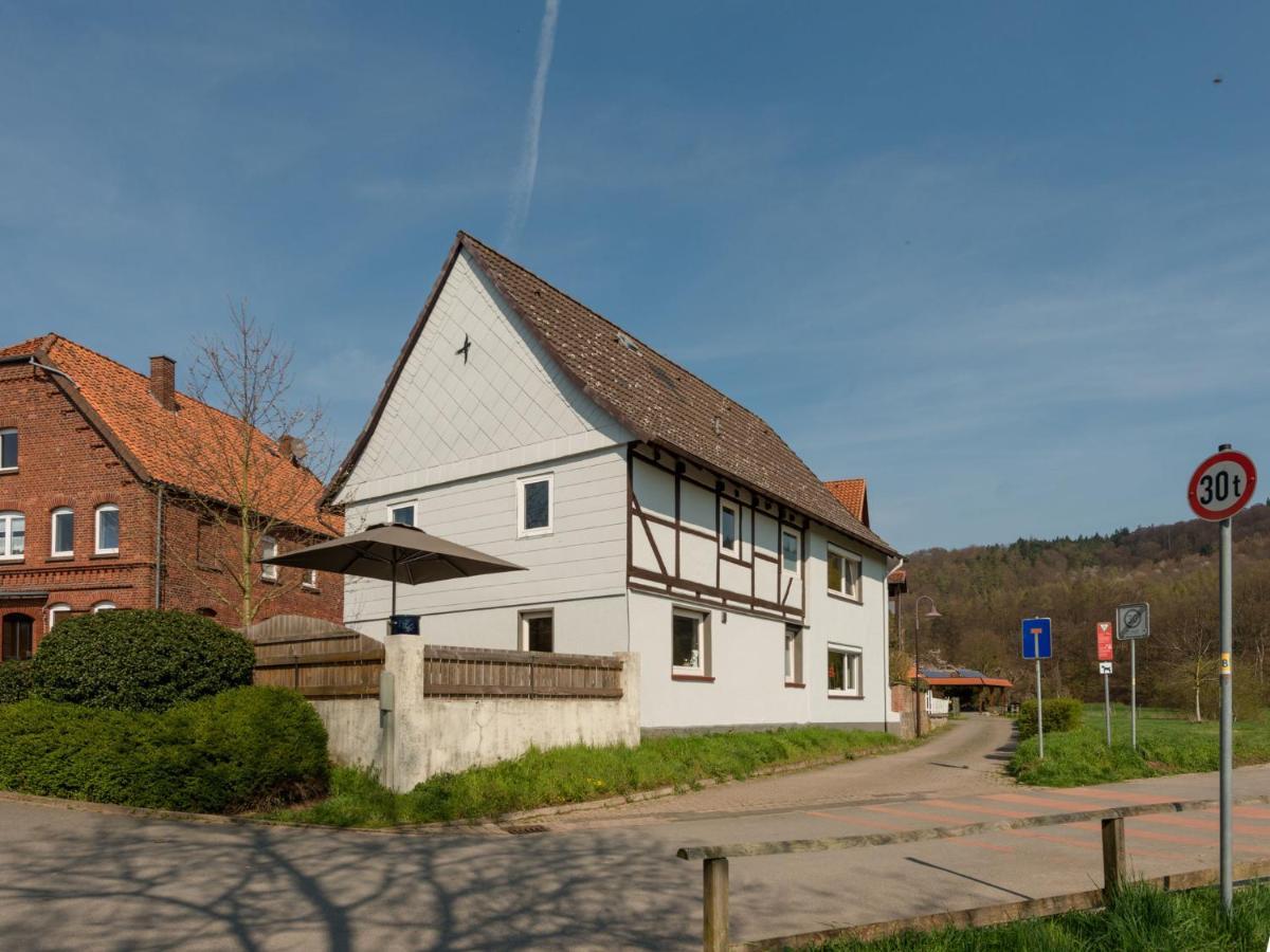 Modern Holiday Home Near River In Amelgatzen Emmerthal Cameră foto